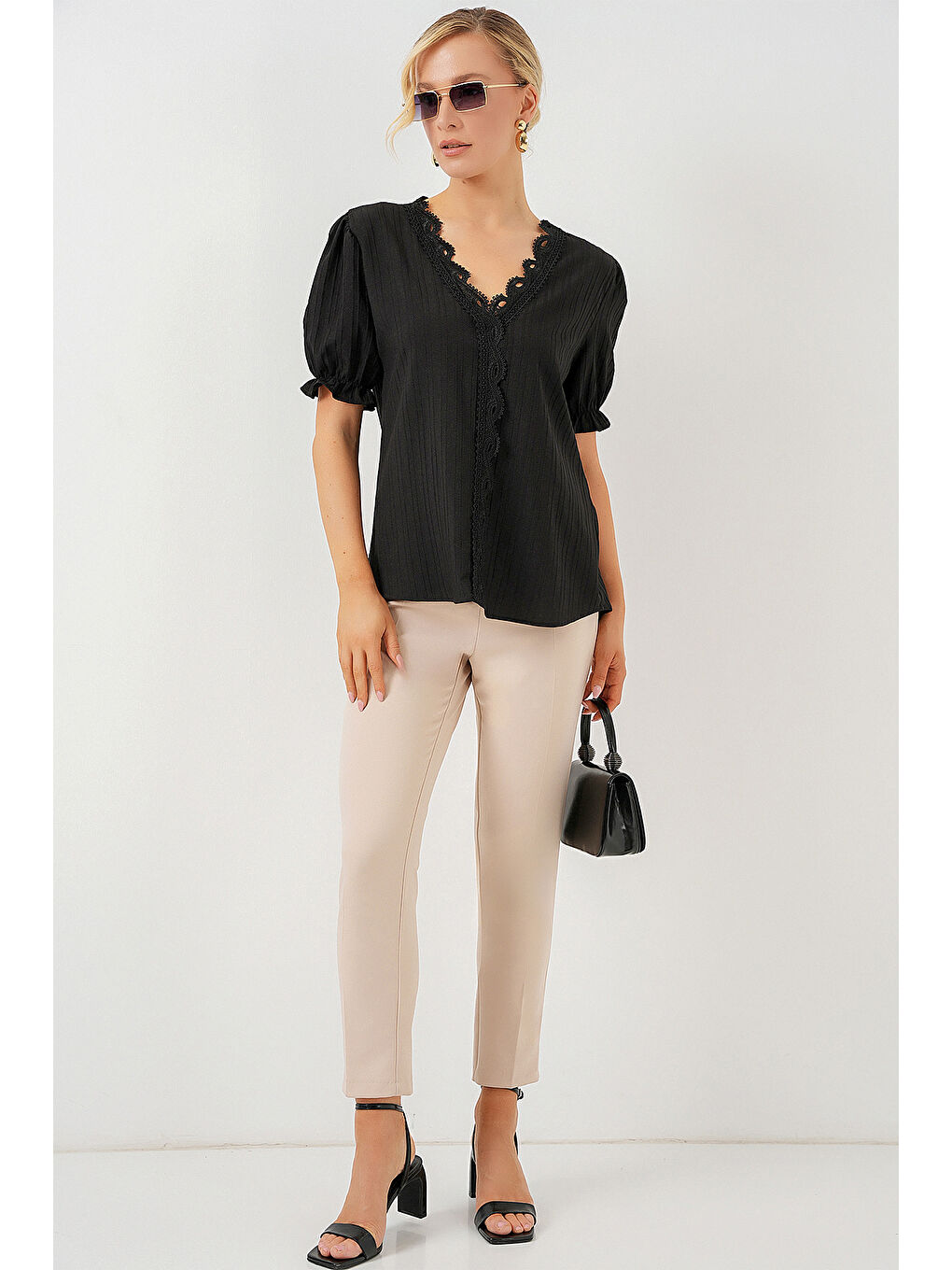 Kadın V Yaka Dantelli Bluz 956 - Siyah-1