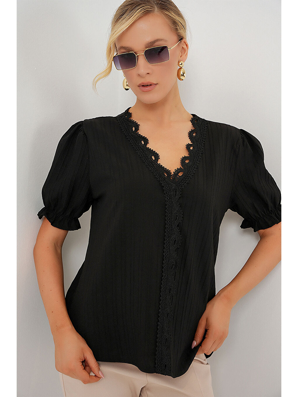 Kadın V Yaka Dantelli Bluz 956 - Siyah-3