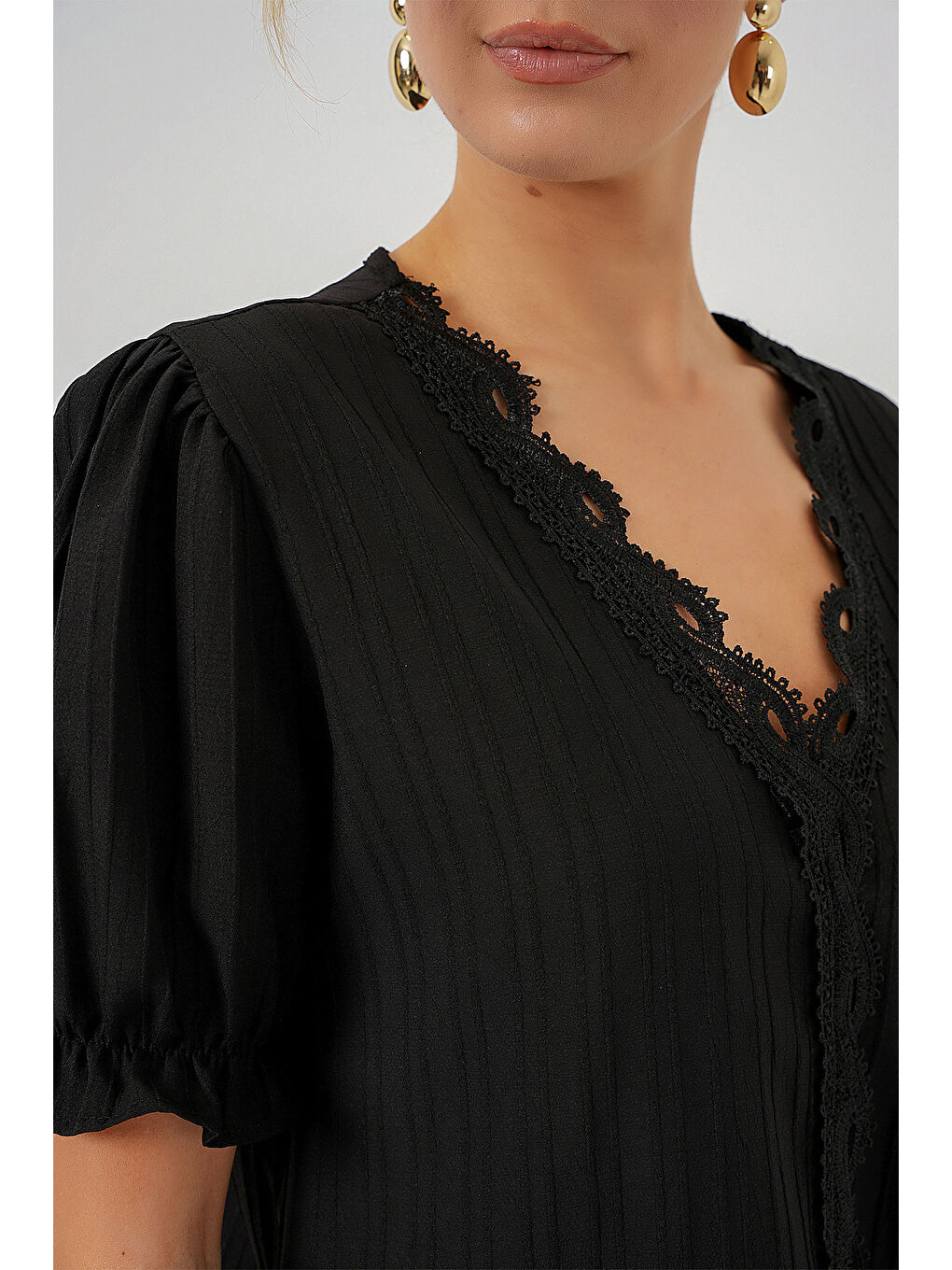 Kadın V Yaka Dantelli Bluz 956 - Siyah-4