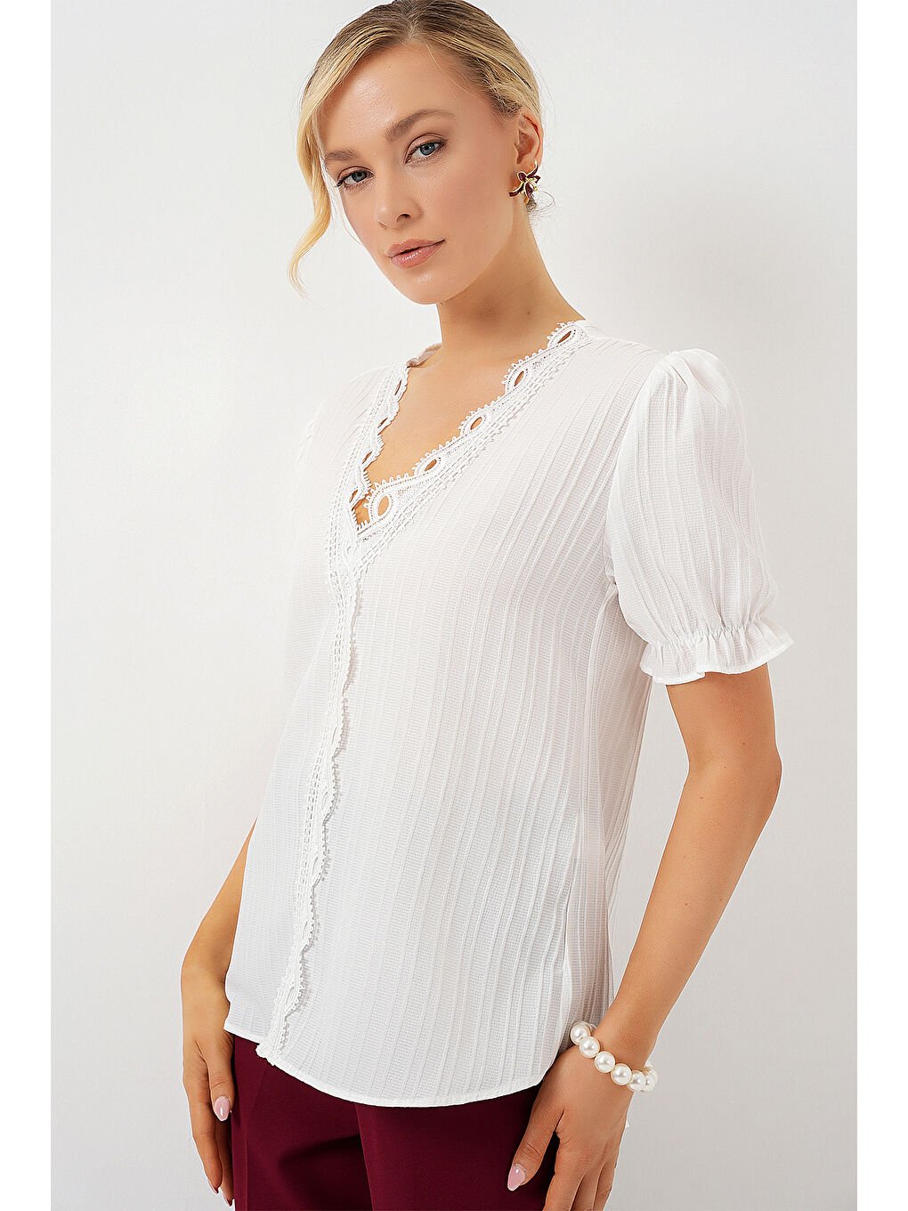 Kadın V Yaka Dantelli Bluz 956 - Beyaz-2