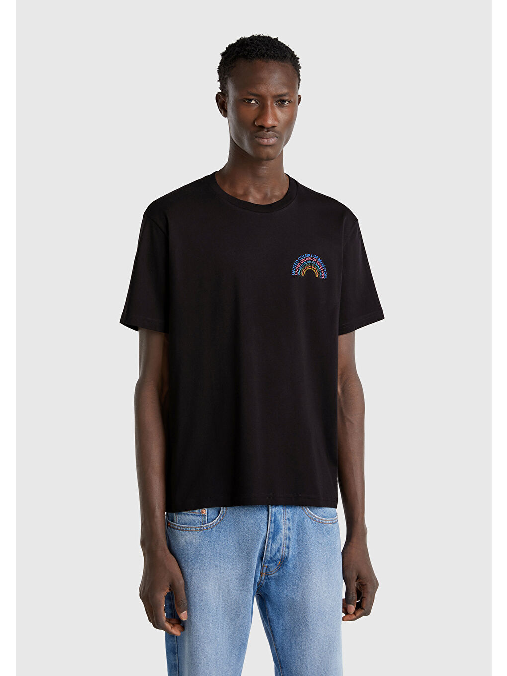 Erkek Siyah %100 Pamuk Önü Logo Baskılı Relax Fit Tişört