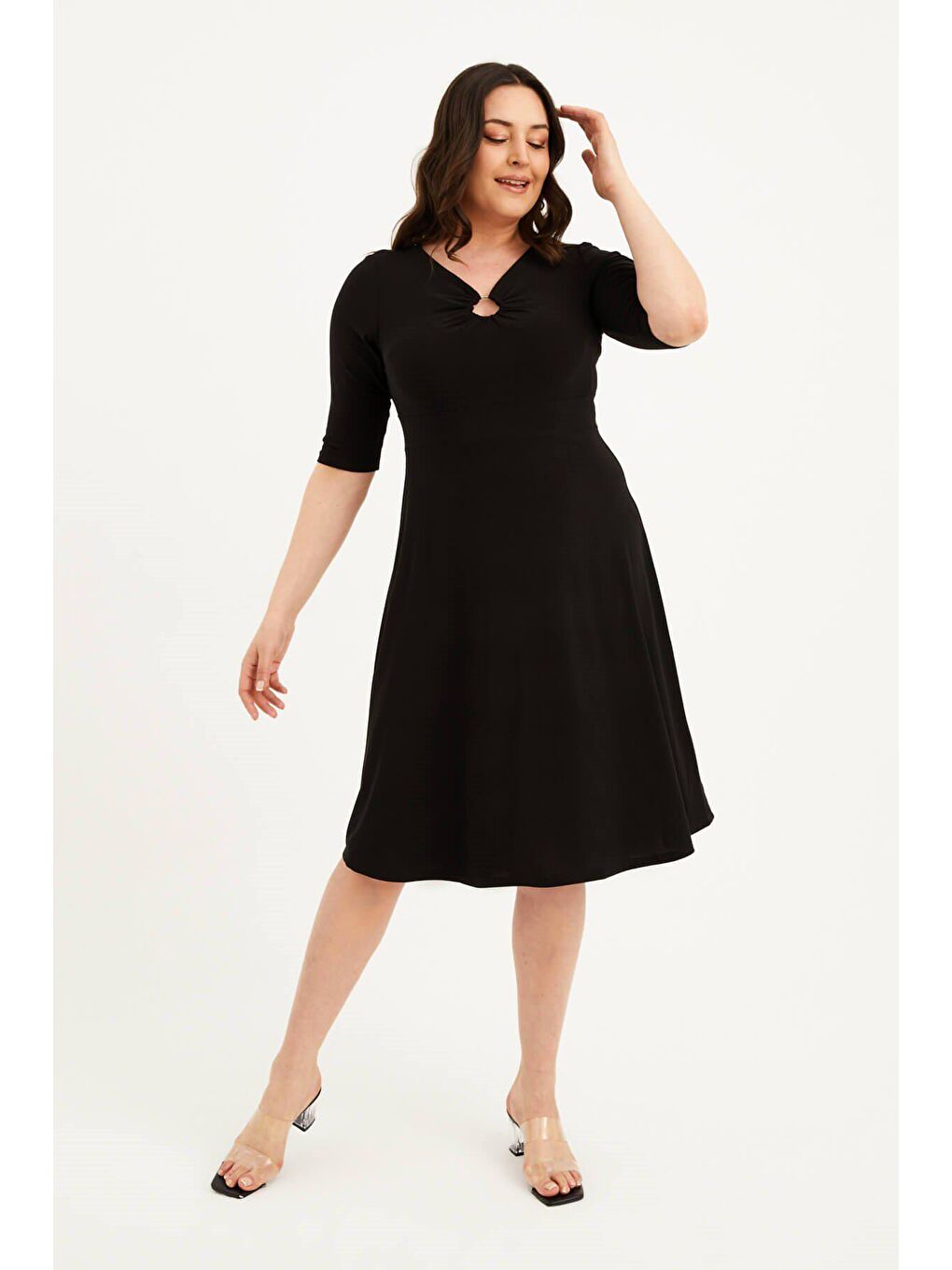 Siyah Halka Detaylı 3/4 Kol Elbise