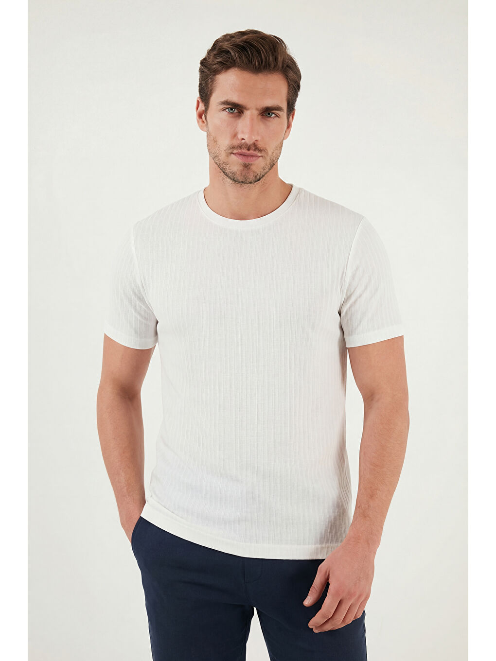 Ekru Pamuklu Regular Fit Bisiklet Yaka T Shirt 5904068-1