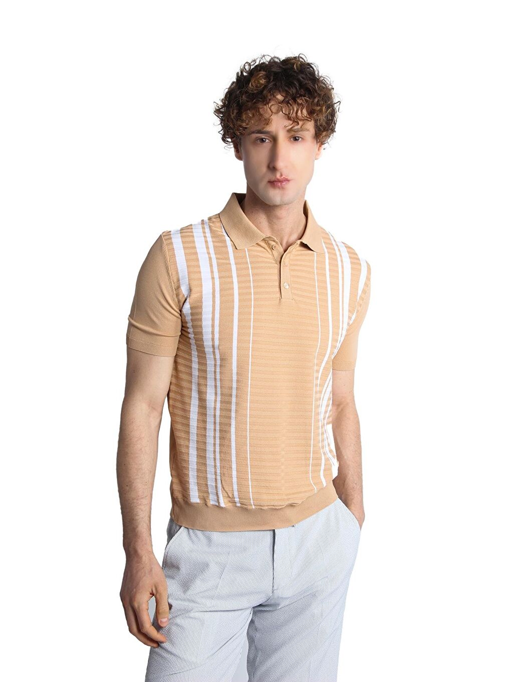 Bej Slim Fit Dar Kalıp Düğmeli Polo Yaka Desenli Kısa Kollu Triko Tişört-1