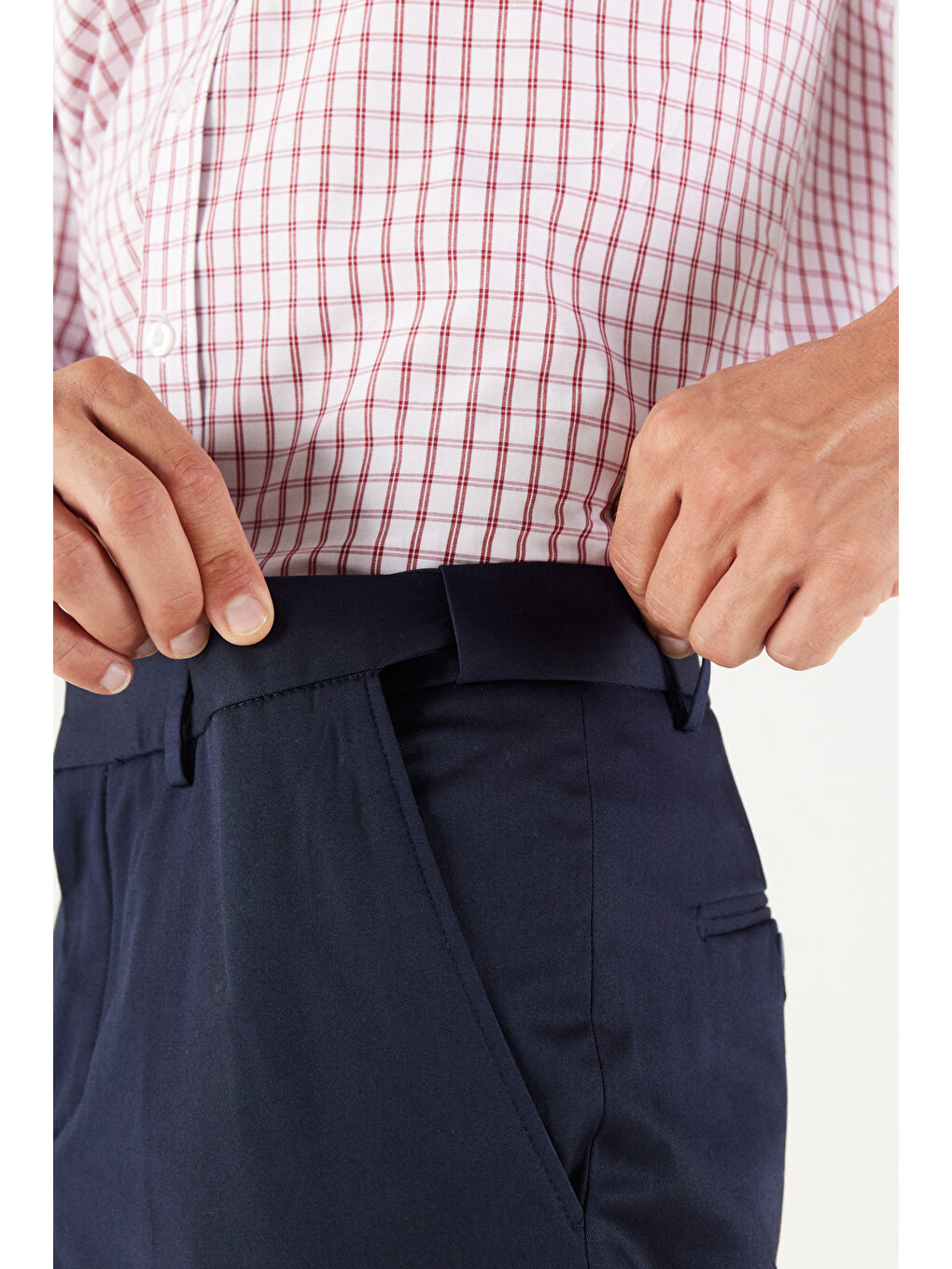 Erkek Lacivert Slim Fit Dar Kesim Gabardin Kumaş Desenli Pamuklu Esnek Beli Lastikli Pantolon-2