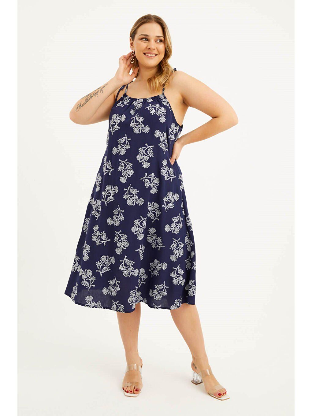 Lacivert Bağlama Detaylı Yakası Büzgülü Elbise-1