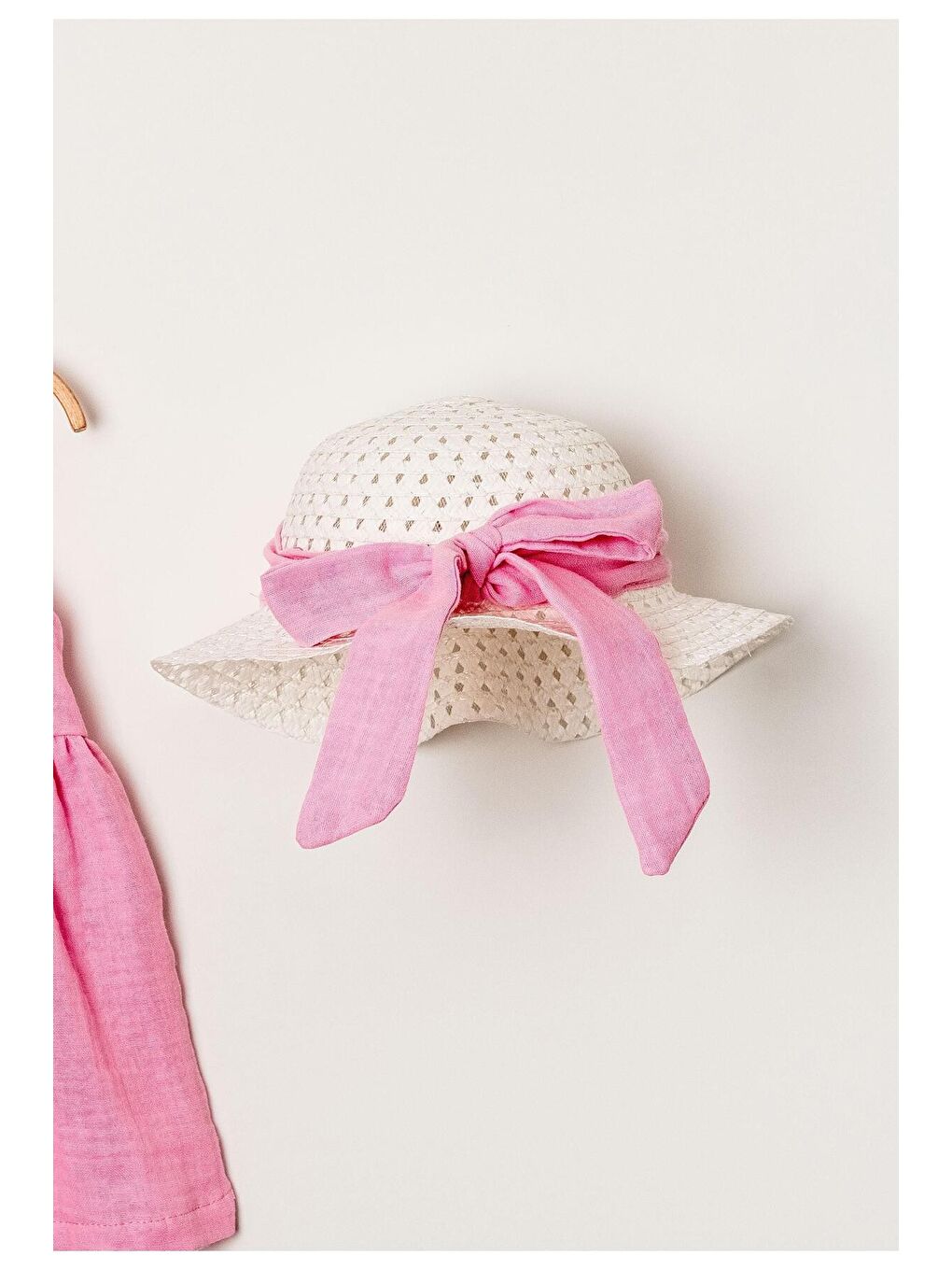 Turuncu Tatlı Müslin Şapkalı Fiyonklu Kız Bebek Elbisesi-2