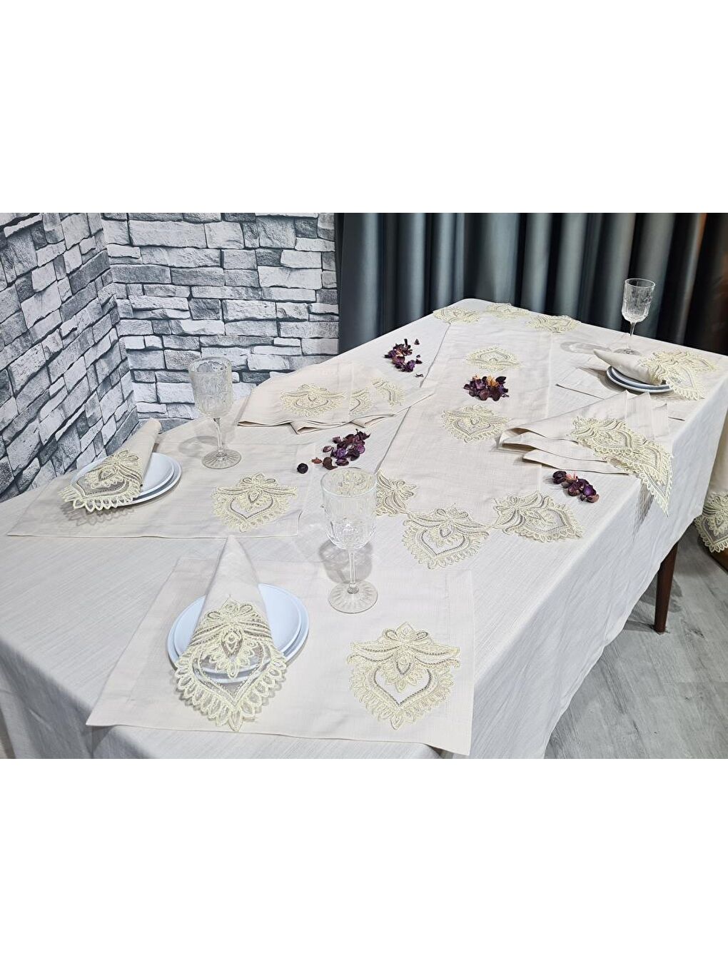 Kahverengi Fransız Dantelli El İşi Beta 34 Parça Amerikan Servis Seti Cappucino-3