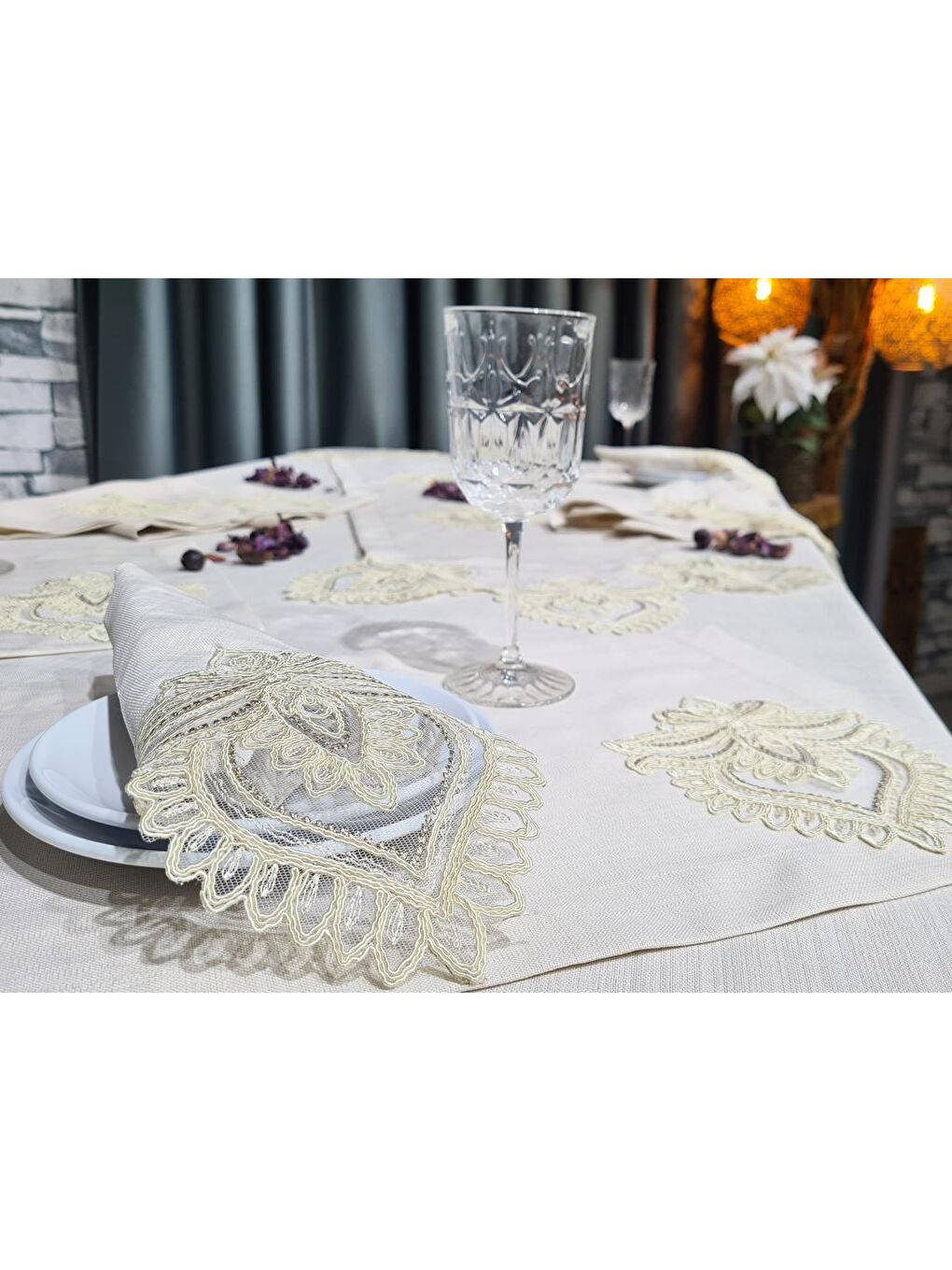 Kahverengi Fransız Dantelli El İşi Beta 34 Parça Amerikan Servis Seti Cappucino-5