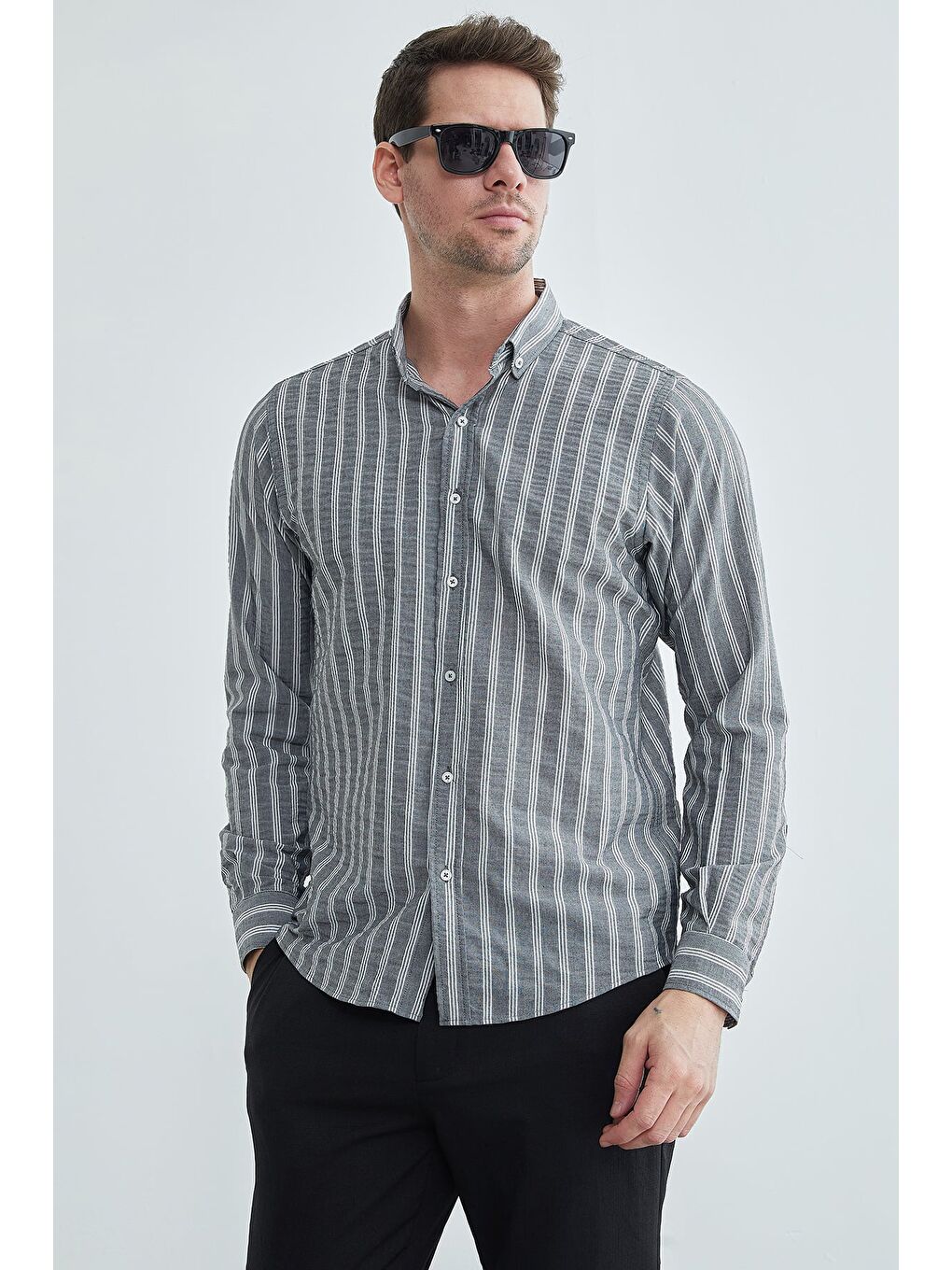 Gri Çizgili Jakarlı Gömlek