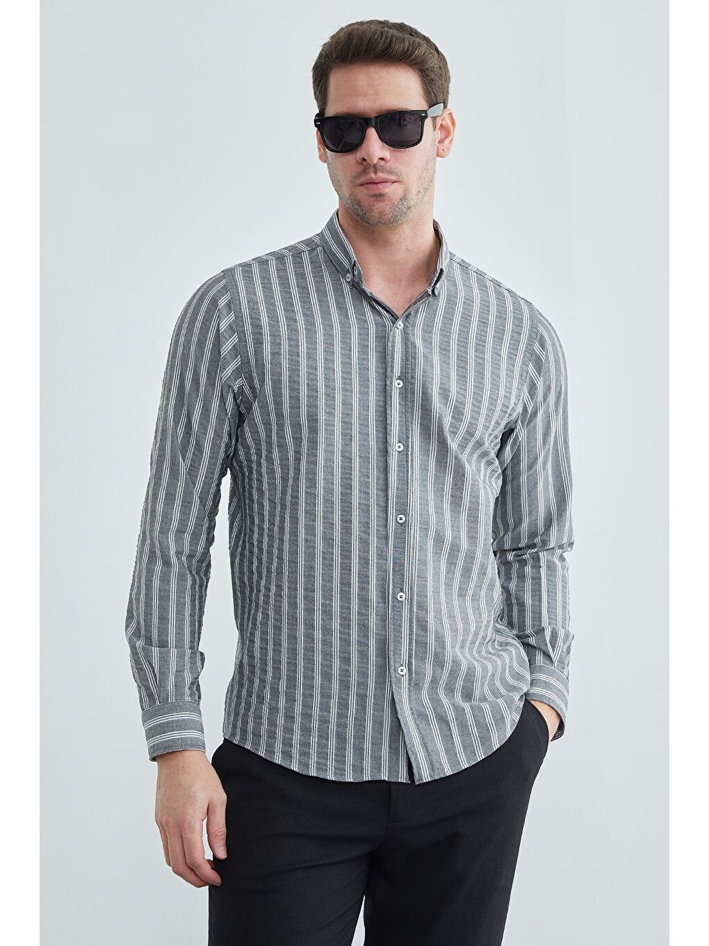 Gri Çizgili Jakarlı Gömlek-1