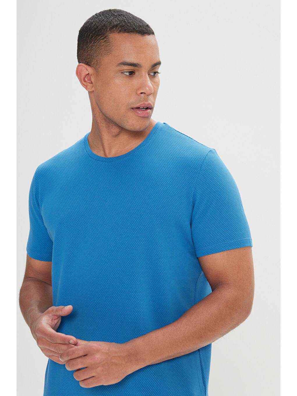 Erkek İndigo Slim Fit Dar Kesim Bisiklet Yaka Kısa Kollu Yumuşak Tuşeli Basic Tişört-2