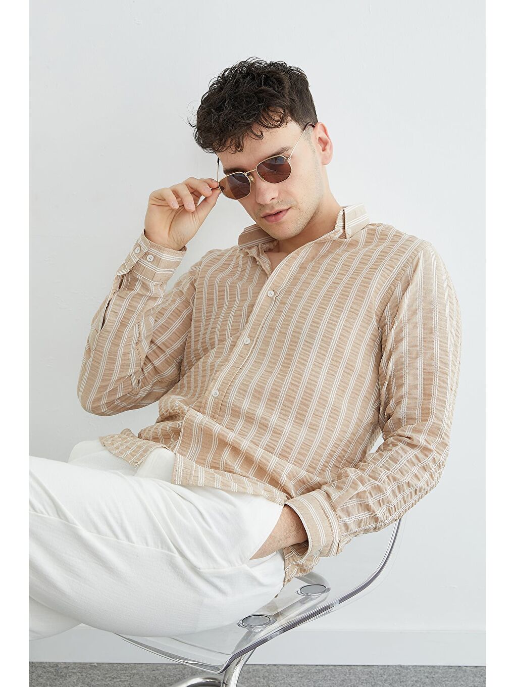 Bej Çizgili Jakarlı Gömlek