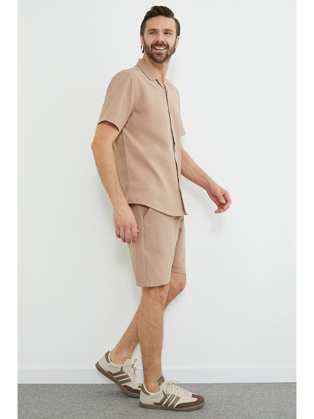 Bej Beli Bağlamalı Cepli Regular Fit Şort-1