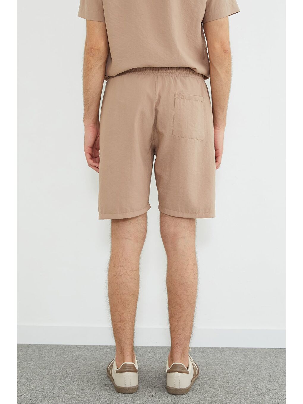 Bej Beli Bağlamalı Cepli Regular Fit Şort-4