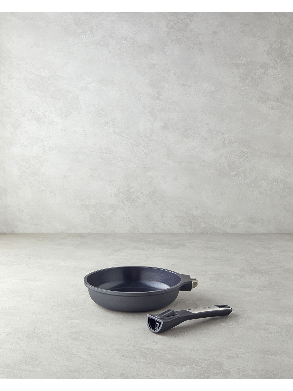 LEO Phantom Seramik Tava Siyah-1