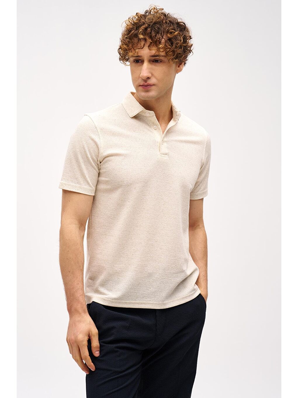 Bej Slim Fit Dar Kalıp Fermuarlı Polo Yaka Düz Kısa Kollu  Tişört