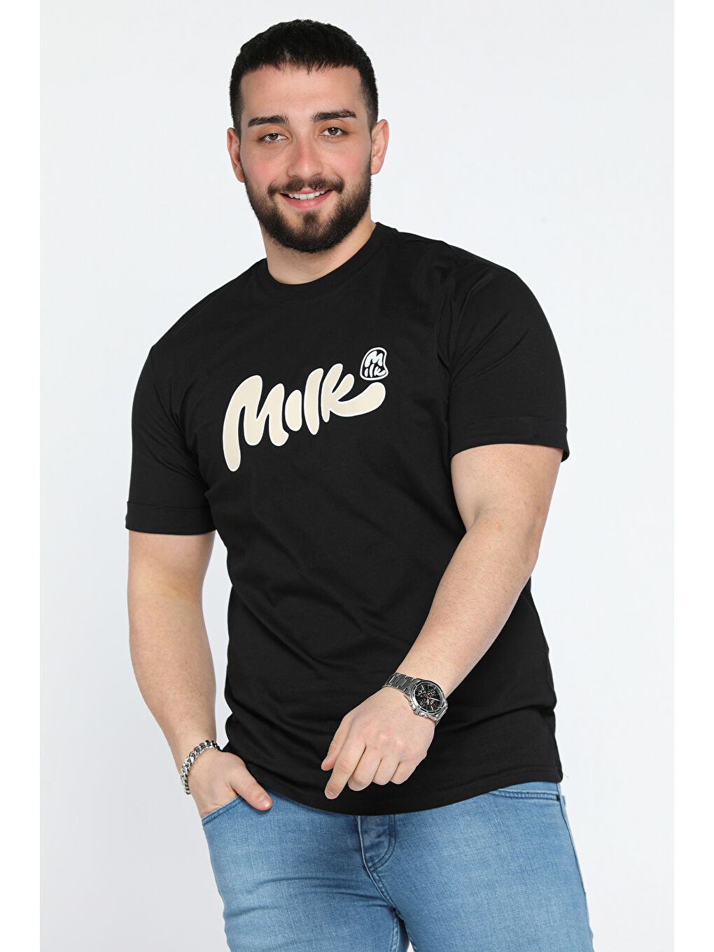 Siyah Erkek Bisiklet Yaka Milk Baskılı Tişört