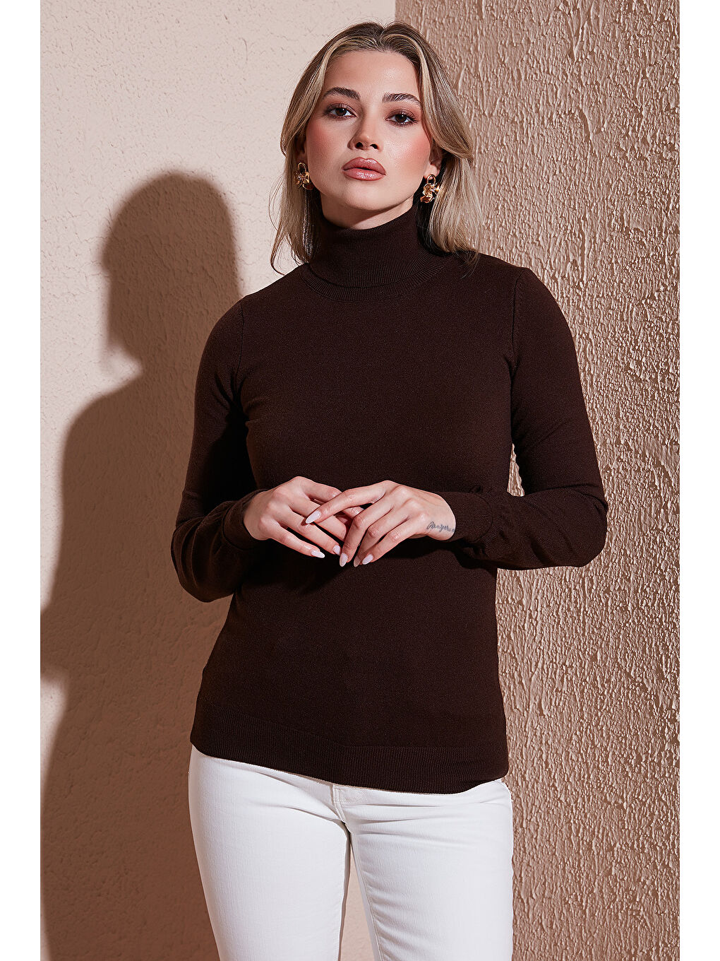 Kahverengi Regular Fit Balıkçı Yaka Kadın Kazak 25K0780K1-1