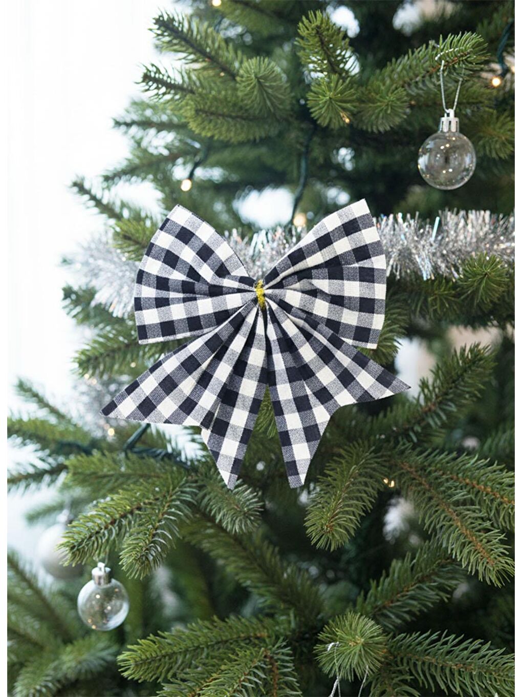 Yılbaşı Ağaç Süsü Fiyonk Pötikare Desen Asmalı Dekor Süsü Siyah Beyaz 13 cm