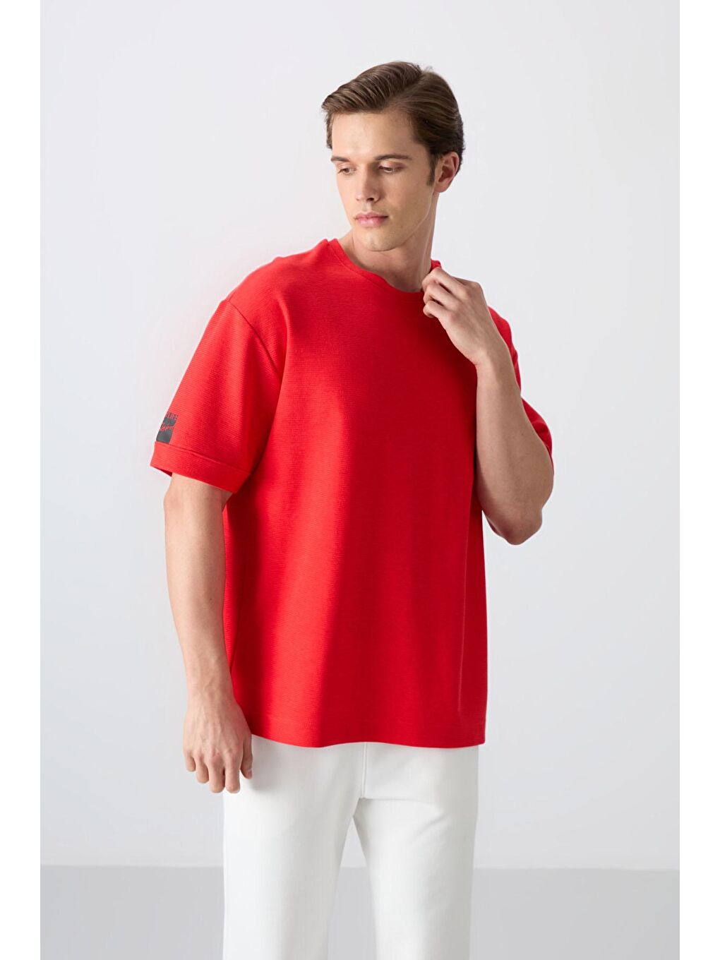 TOMMYLIFE Kırmızı Fiesta Pamuklu Kalın Yüzeyi Dokulu Oversize Fit Basic Erkek T-Shirt - 88339 - 3