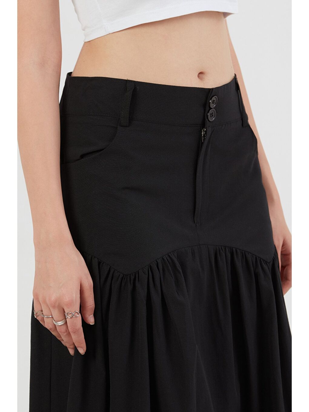 Siyah Düğmeli Cepli Terikoton Etek-4