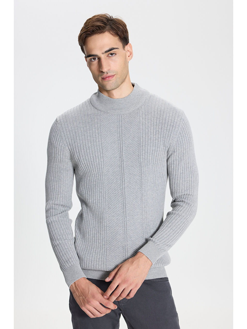 Erkek Gri Melanj Slim Fit Dar Kesim Yarım Balıkçı Yaka Pamuklu Jakarlı Triko Kazak-2