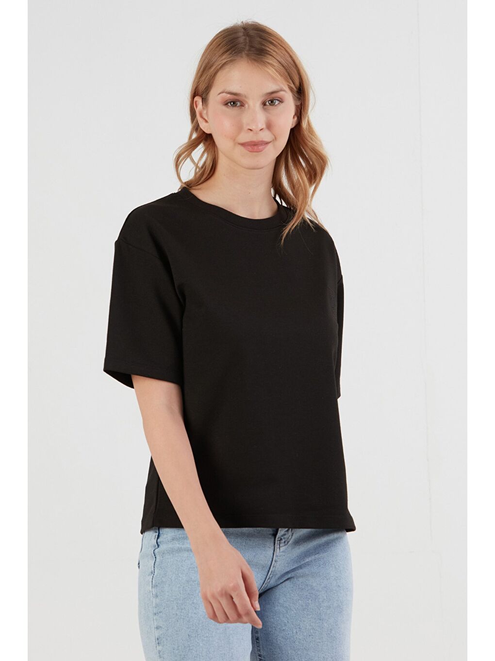 Siyah R Harf Nakışlı Oversize Tişört-3