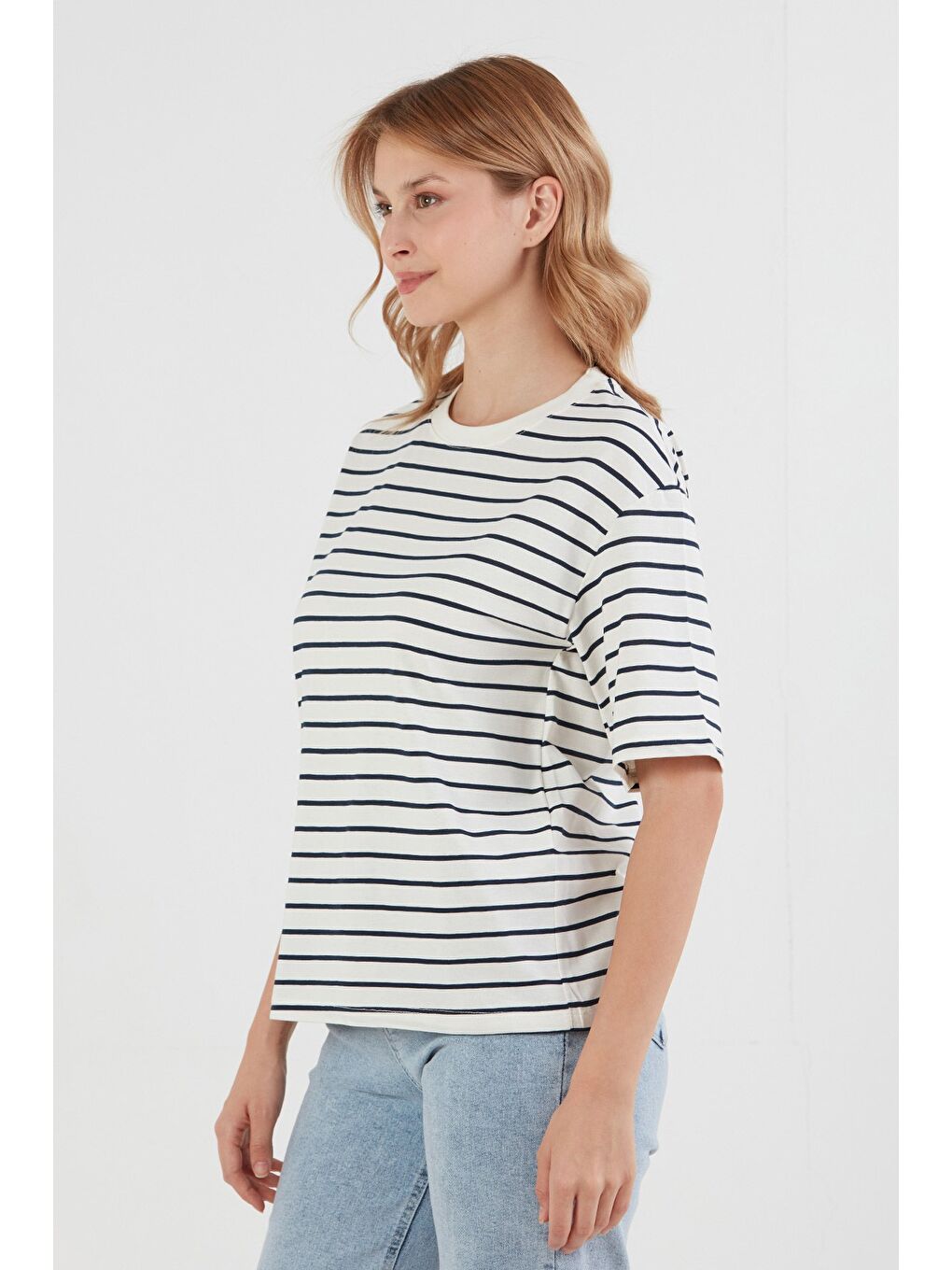 Lacivert Çizgili Bisiklet Yaka Oversize Tişört-2