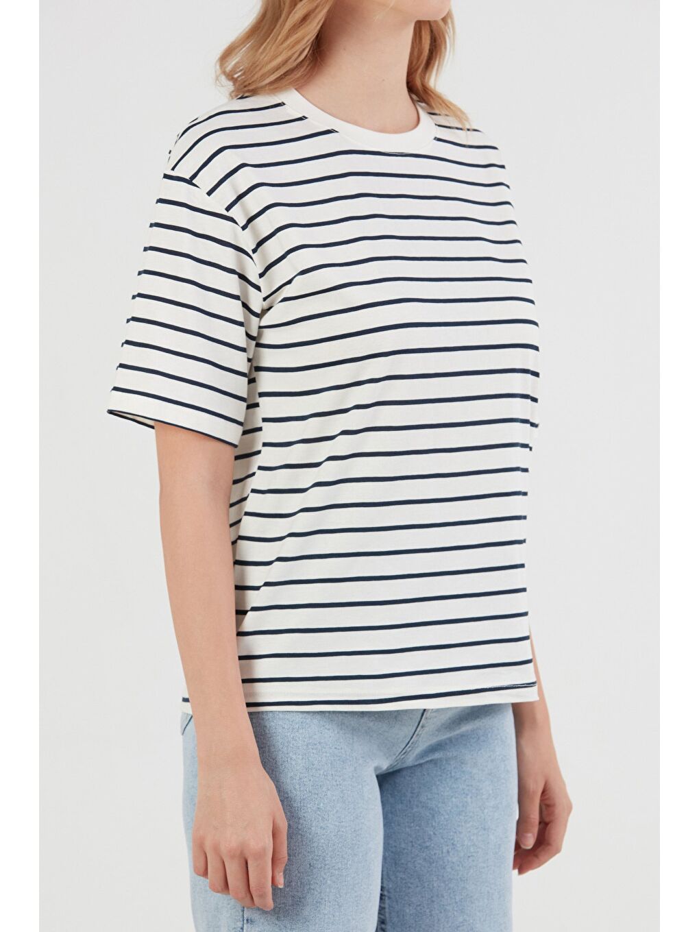 Lacivert Çizgili Bisiklet Yaka Oversize Tişört-4