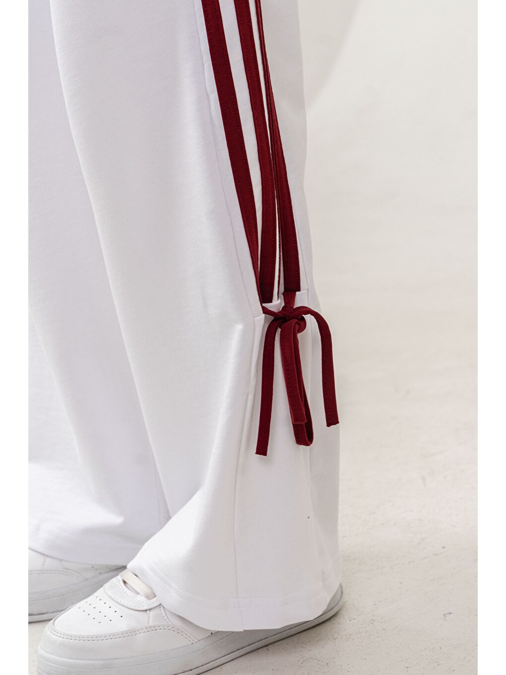 Beyaz Positive Baskılı Üst Kollar Biyeli Alt Biyeli Kız Çocuk Şort - Tişört Takımı-6