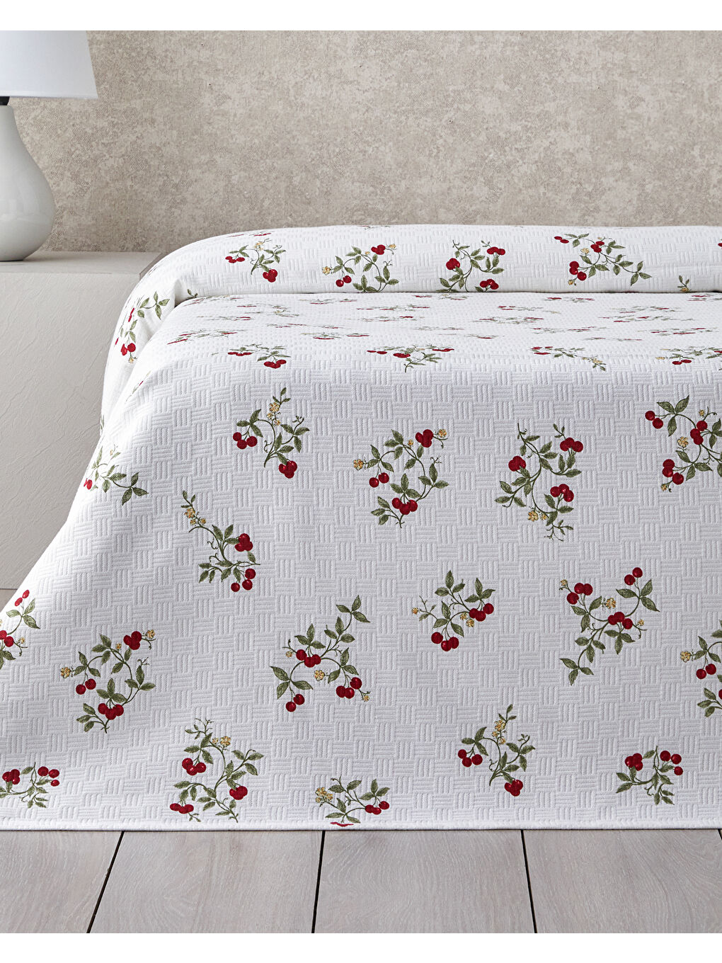 Cherry Blossom Baskılı Pamuklu Tek Kişilik Pike 150x220 cm Kırmızı-1