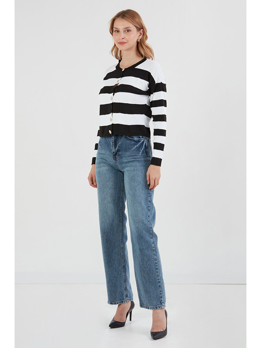 Siyah Çizgili Düğmeli Triko Hırka-1
