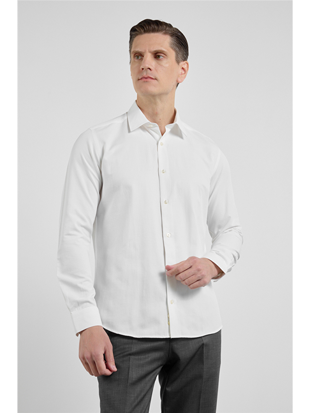 Ekru Krem Sert Yaka Uzun Kol Cepsiz Slim Fit Pamuklu Gömlek 1004255913-2