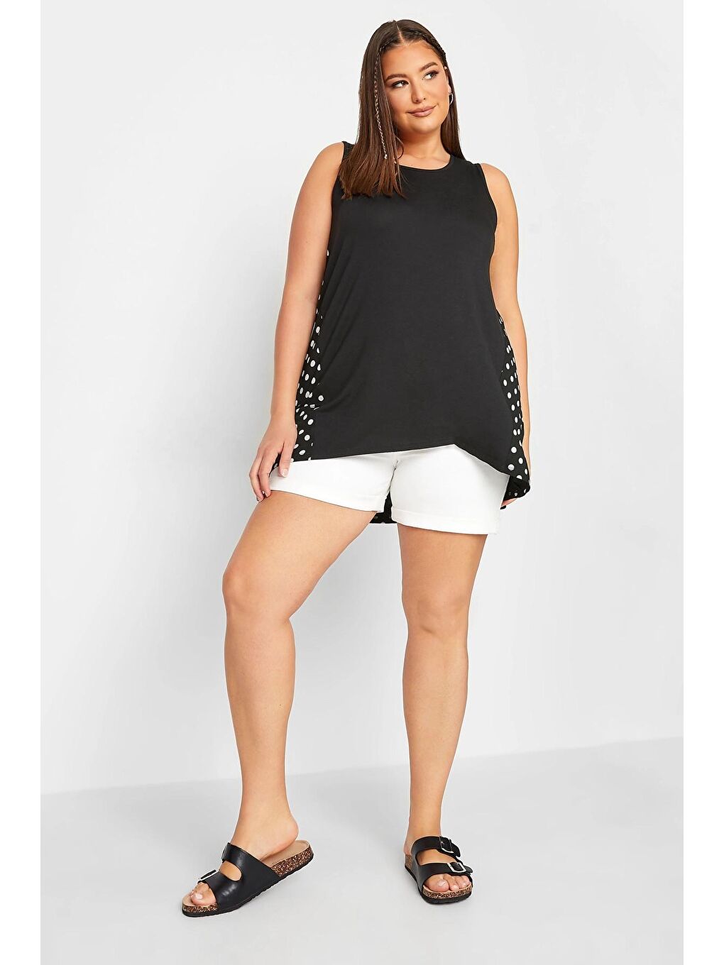 Siyah Büyük Beden Sırtı Puantiyeli Asimetrik Kesim Sıfır Kol Bluz 302379-4