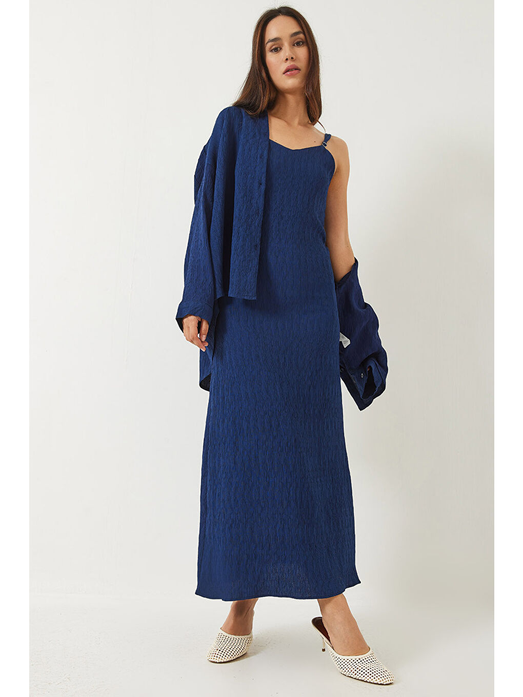 Lacivert Kadın Dokulu İnce Askılı Elbise Oversize Gömlek 'li Takım