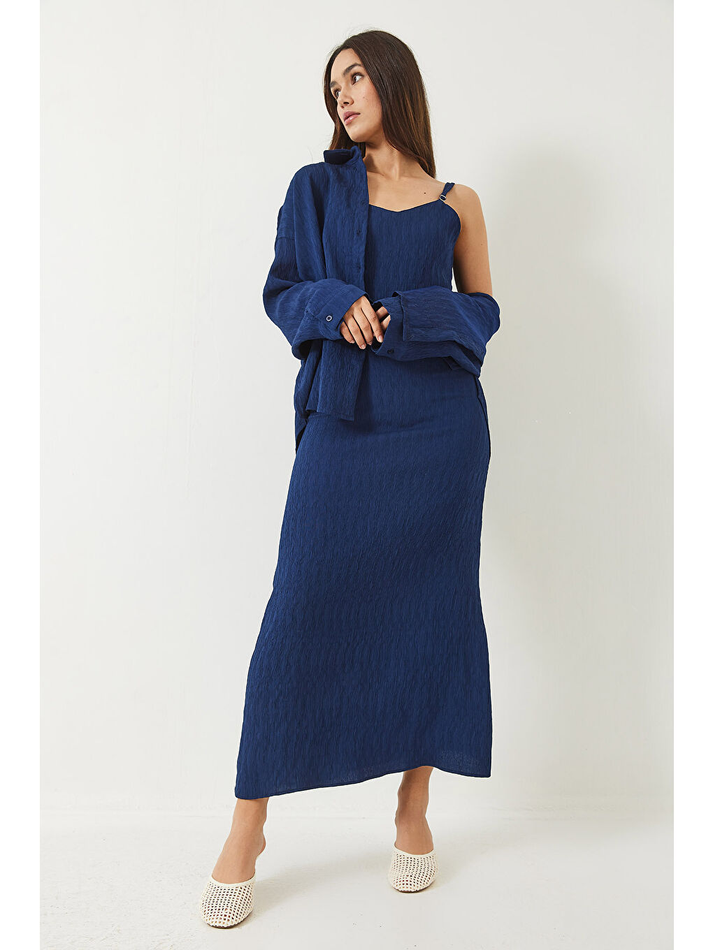 Lacivert Kadın Dokulu İnce Askılı Elbise Oversize Gömlek 'li Takım-2