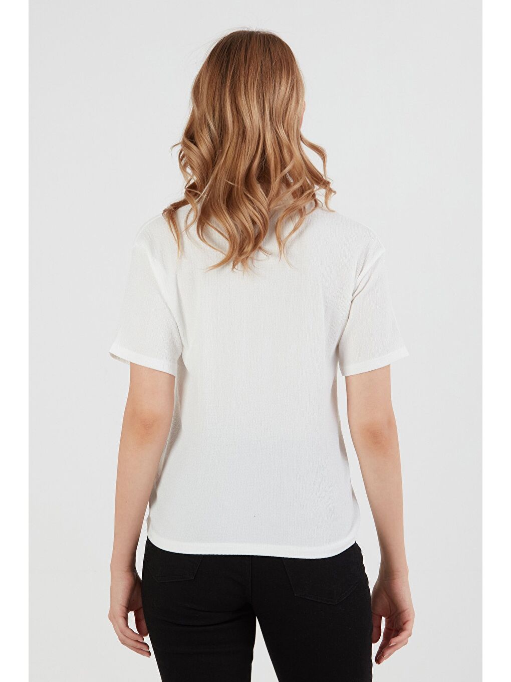 Beyaz Bürümcük Kumaş Düğmeli Polo Yaka Tişört-2