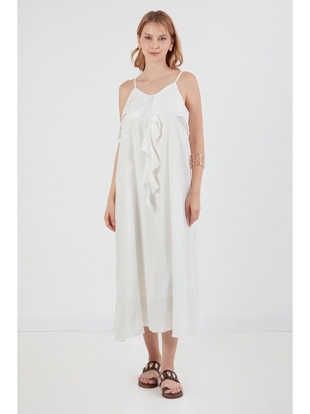 Beyaz Askılı Önü Fırfırlı Salaş Elbise