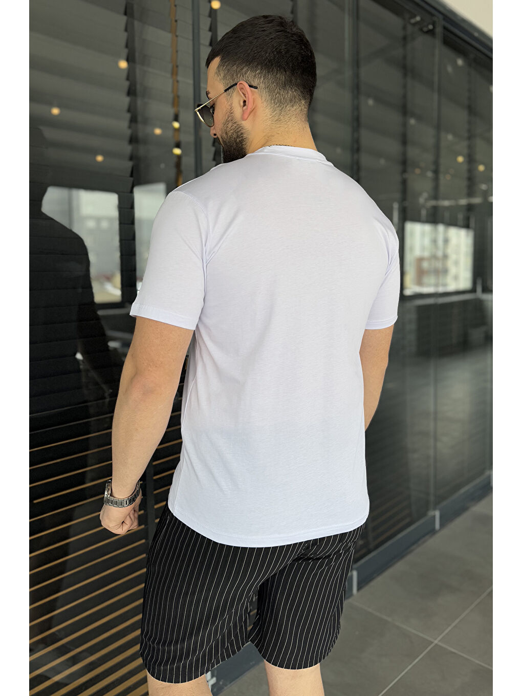 Beyaz Erkek Silikon Kabartma Yazı Baskılı Bisiklet Yaka Tişört-3