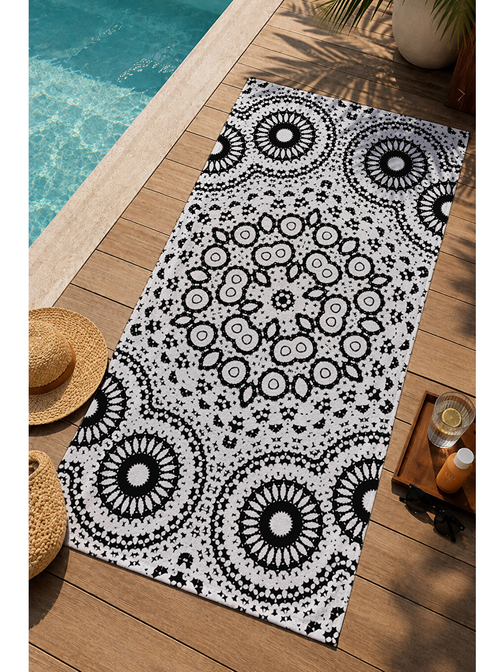 Beyaz Siyah Mandala Desenli 70x150 Cm Dijital Baskılı Plaj Ve Banyo Havlusu-2