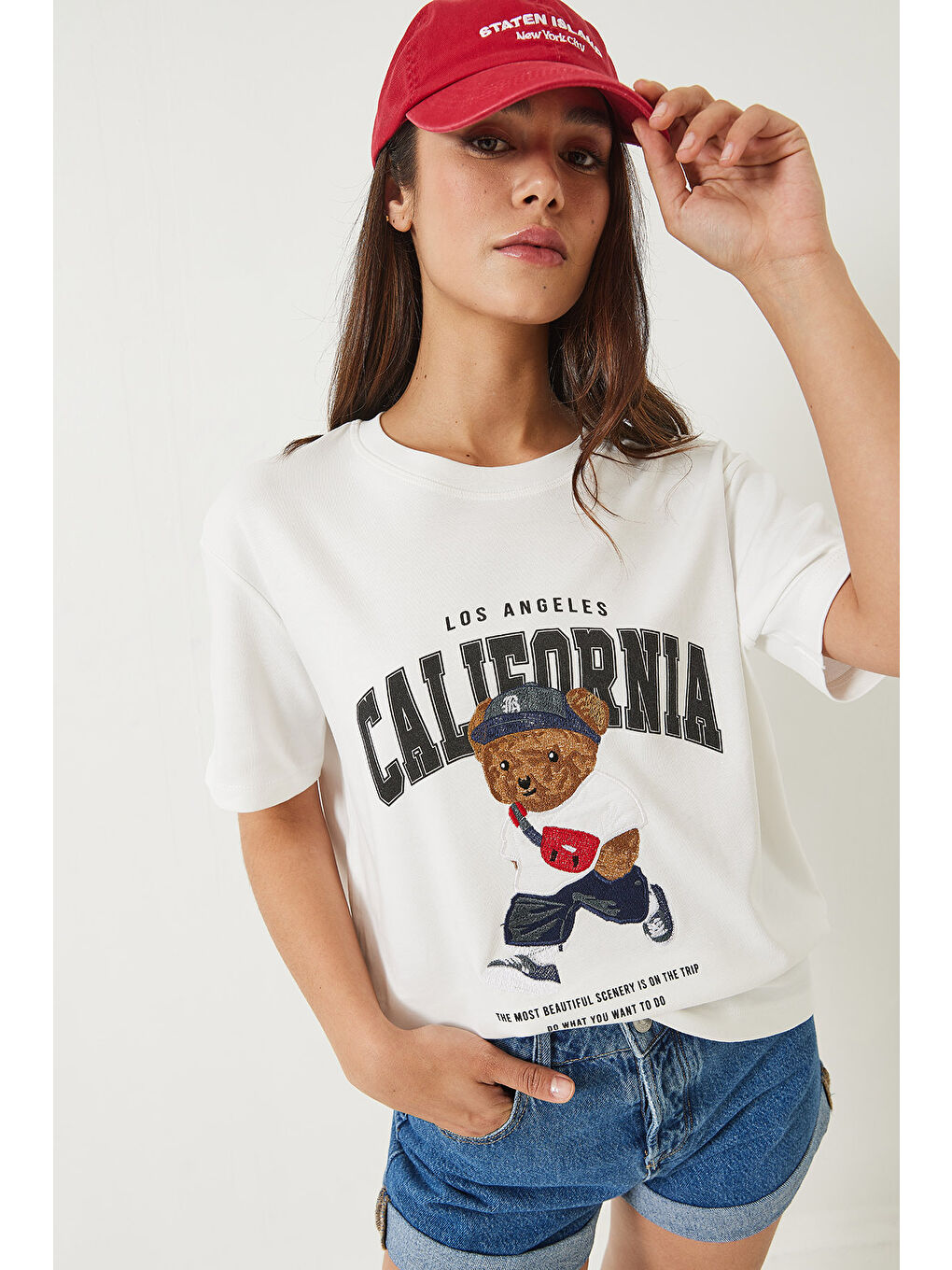 Beyaz Kadın Bisiklet Yaka California Los Angeles Teddy Baskılı Oversize T-Shirt-1