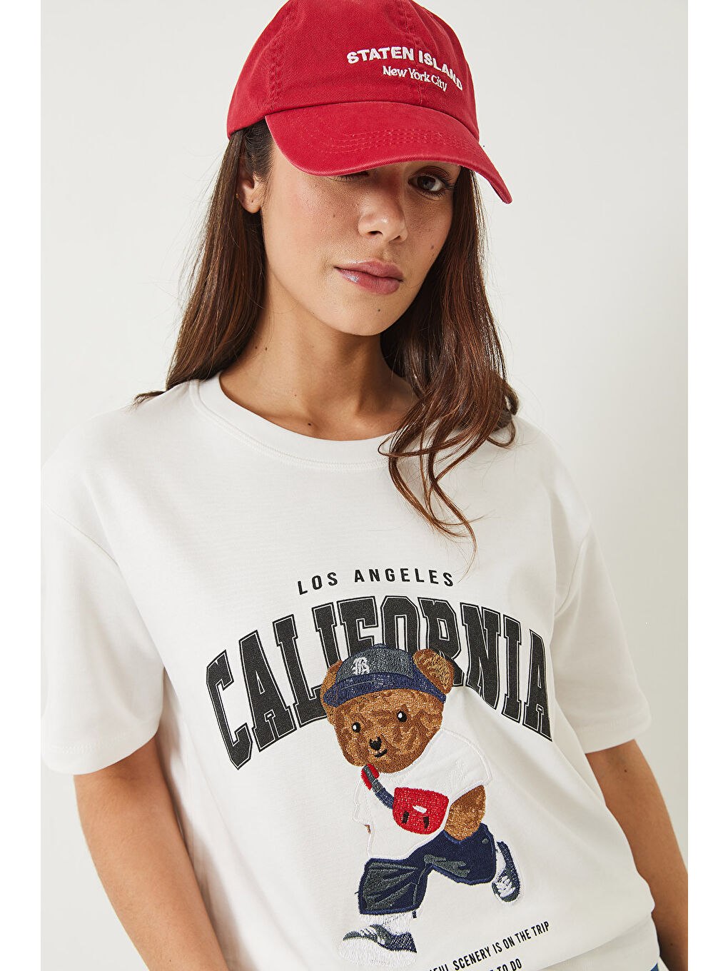 Beyaz Kadın Bisiklet Yaka California Los Angeles Teddy Baskılı Oversize T-Shirt-2