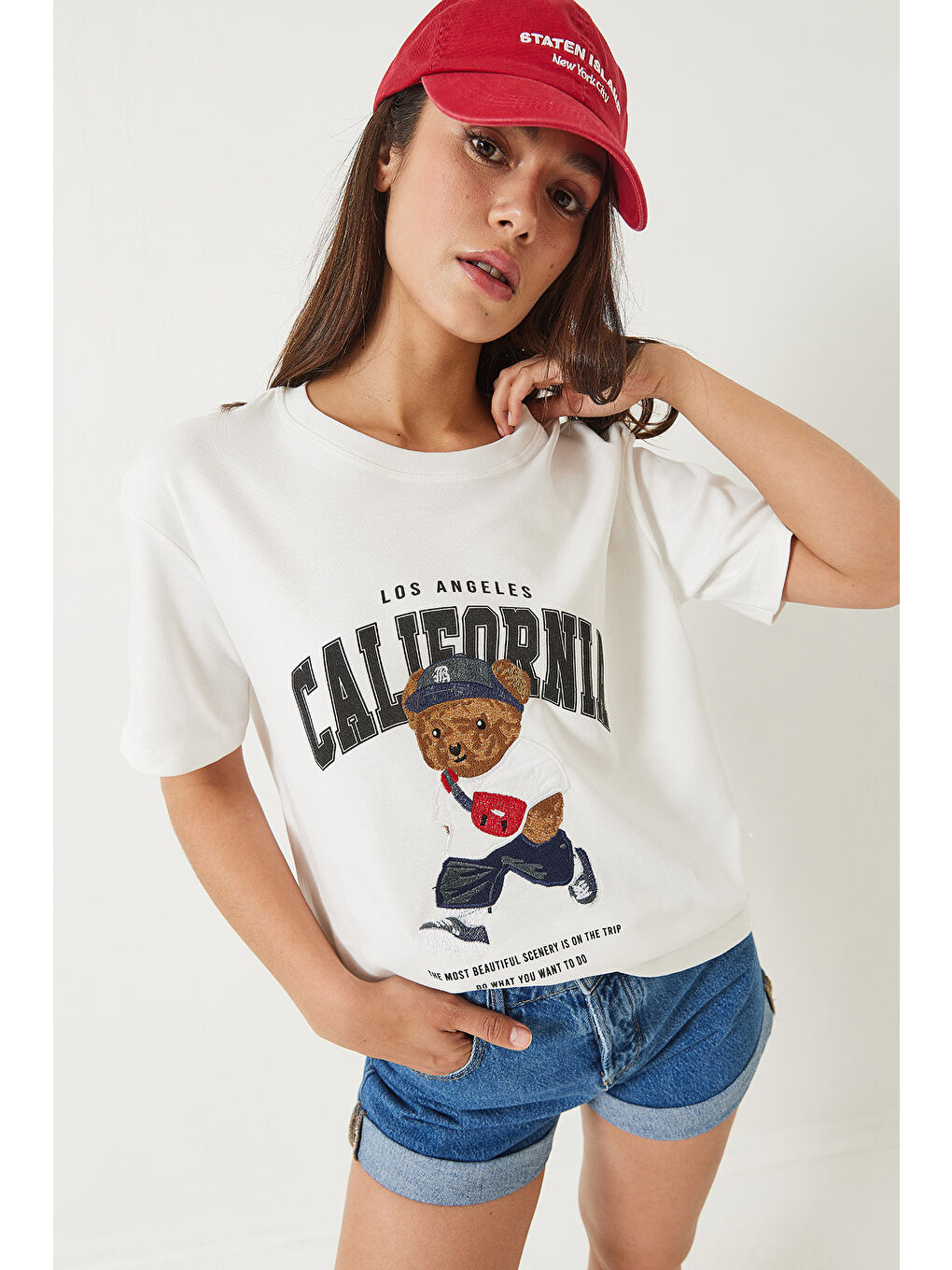 Beyaz Kadın Bisiklet Yaka California Los Angeles Teddy Baskılı Oversize T-Shirt-3