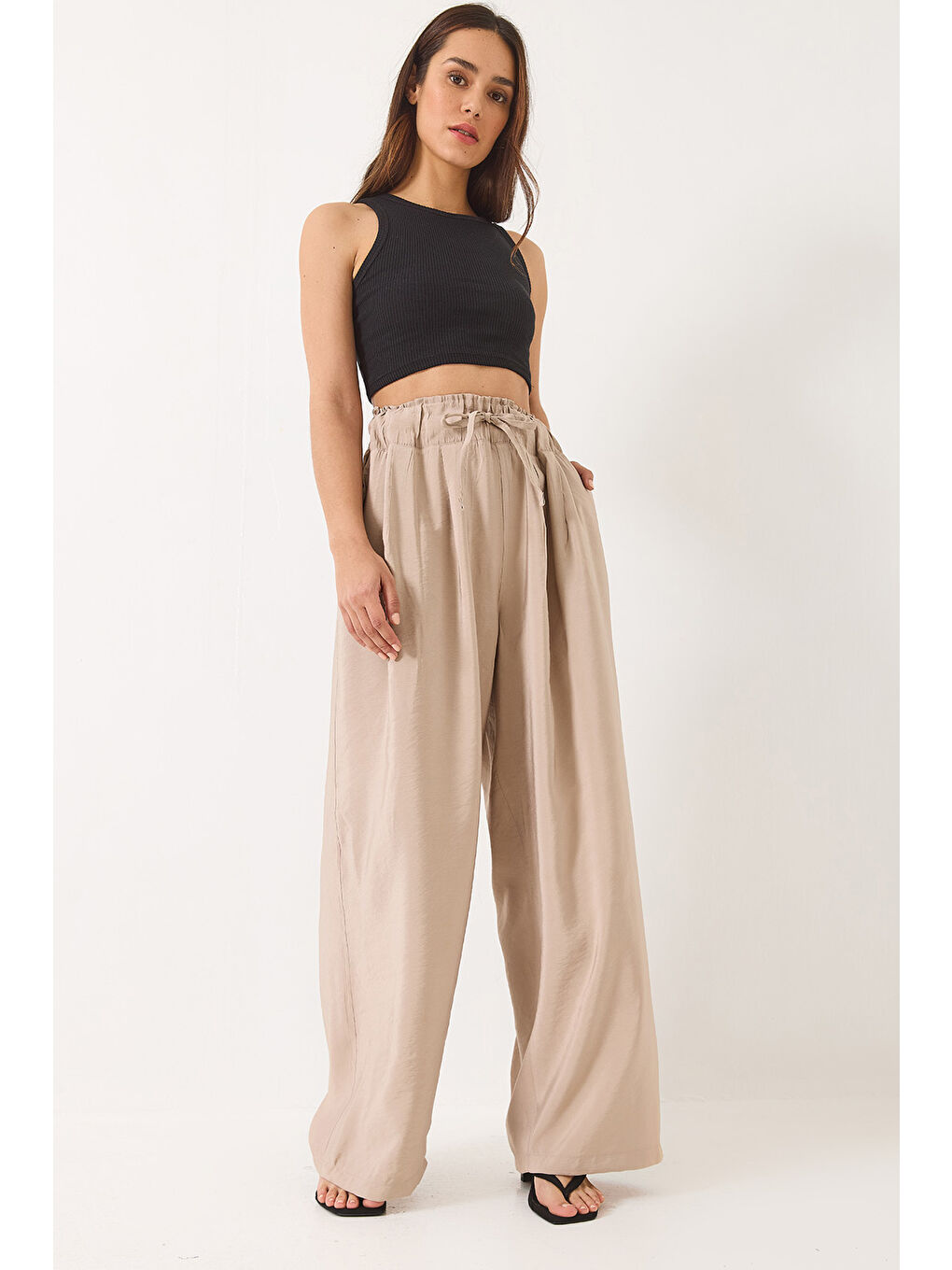 Bej Kadın Yüksek Bel Geniş Lastikli Oversize Palazzo Pantolon