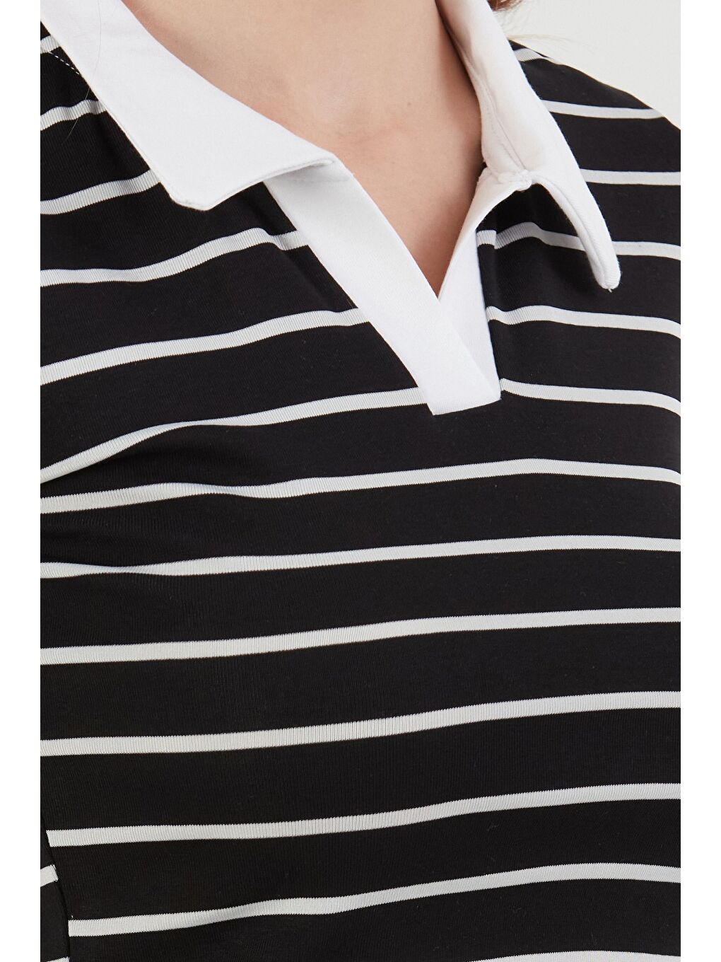 Siyah Çizgili polo Yaka Tişört-4