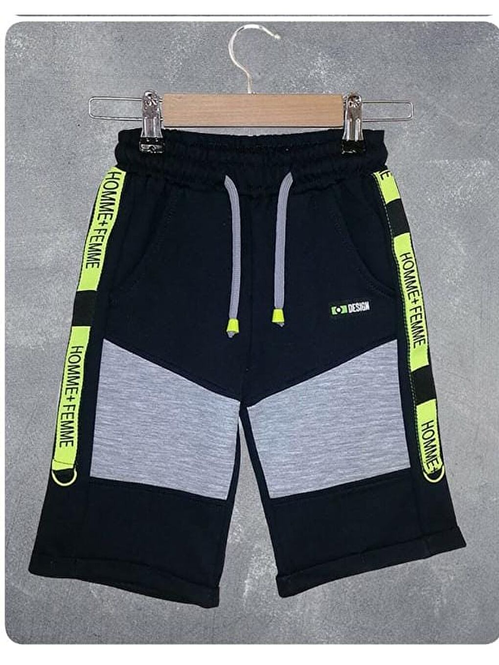 Lacivert Erkek Çocuk Şerit Detaylı Yanı Yazı Baskılı Kapri