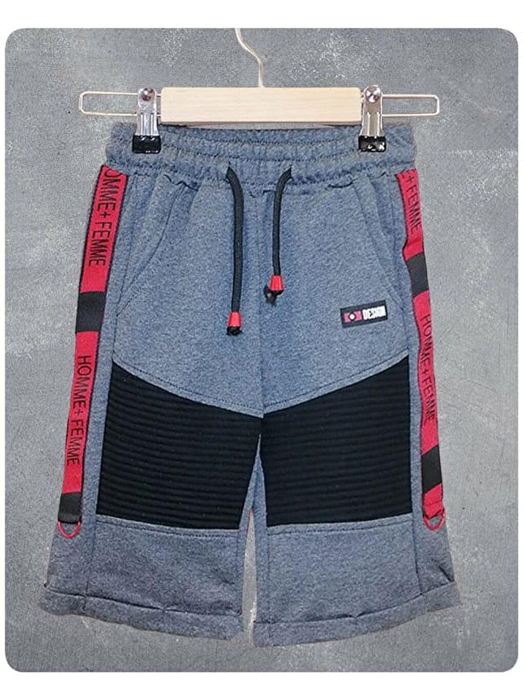 Antrasit Erkek Çocuk Şerit Detaylı Yanı Yazı Baskılı Kapri