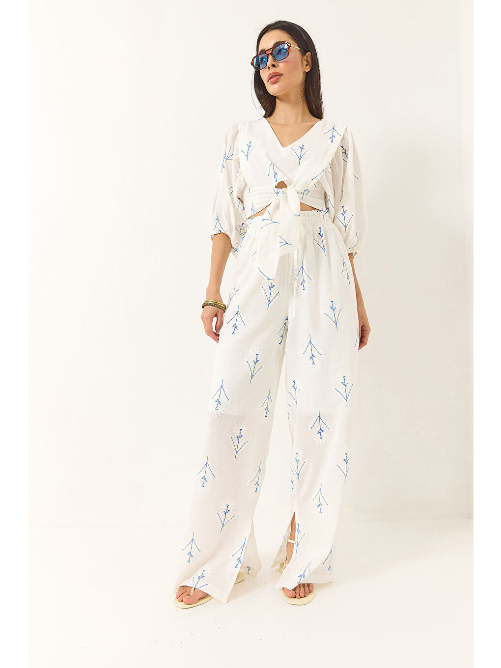 Beyaz Kadın Nakışlı V Yaka Bluz Yüksek Bel Astarlı Pantolonlu Keten Alt-Üst Takım-2