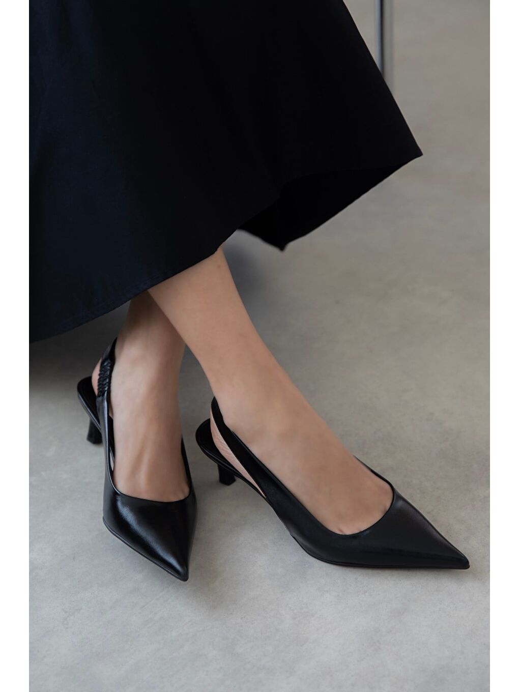 Costa Kadın Topuklu Kırışık Deri Ayakkabı Siyah-1